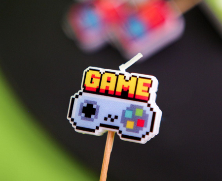 ŚWIECZKI PIKERY GAME ON URODZINY GRACZA 6szt