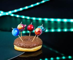 ŚWIECZKI PIKERY KOSMOS PLANETY 5 SZT