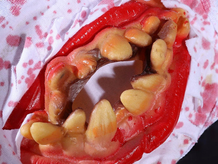 MASKA LEKARZA PIELĘGNIARKI Z ZĘBAMI 3D ZOMBIE HORROR KREW PANDEMIA